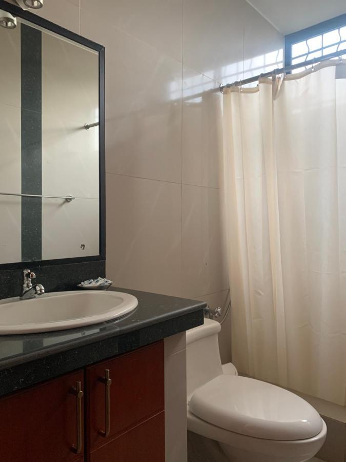 Hoteles En Guayaquil - Suites Guayaquil Cerca Del Aeropuerto Zewnętrze zdjęcie