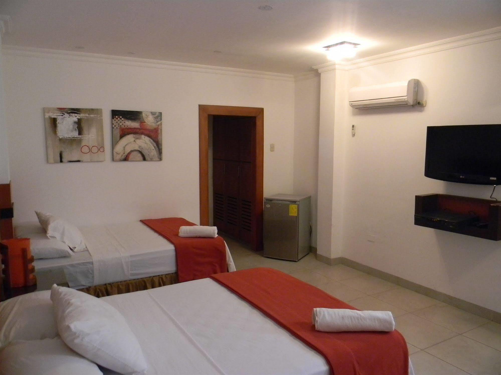 Hoteles En Guayaquil - Suites Guayaquil Cerca Del Aeropuerto Zewnętrze zdjęcie