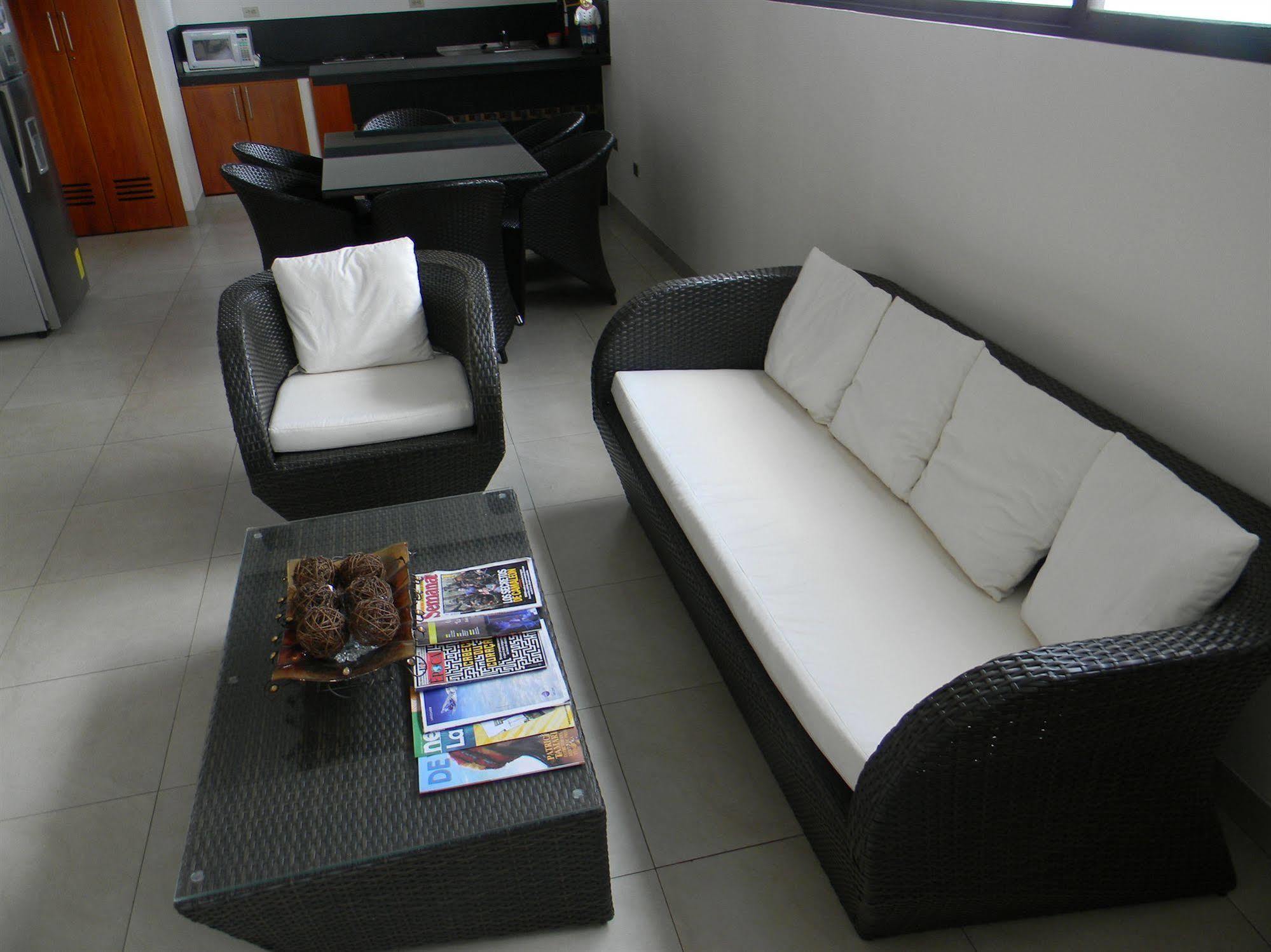 Hoteles En Guayaquil - Suites Guayaquil Cerca Del Aeropuerto Zewnętrze zdjęcie