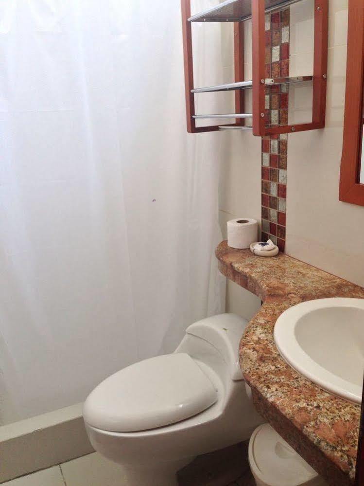 Hoteles En Guayaquil - Suites Guayaquil Cerca Del Aeropuerto Zewnętrze zdjęcie