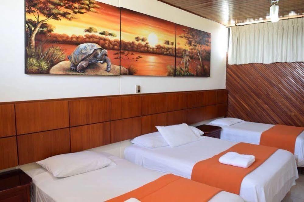Hoteles En Guayaquil - Suites Guayaquil Cerca Del Aeropuerto Zewnętrze zdjęcie
