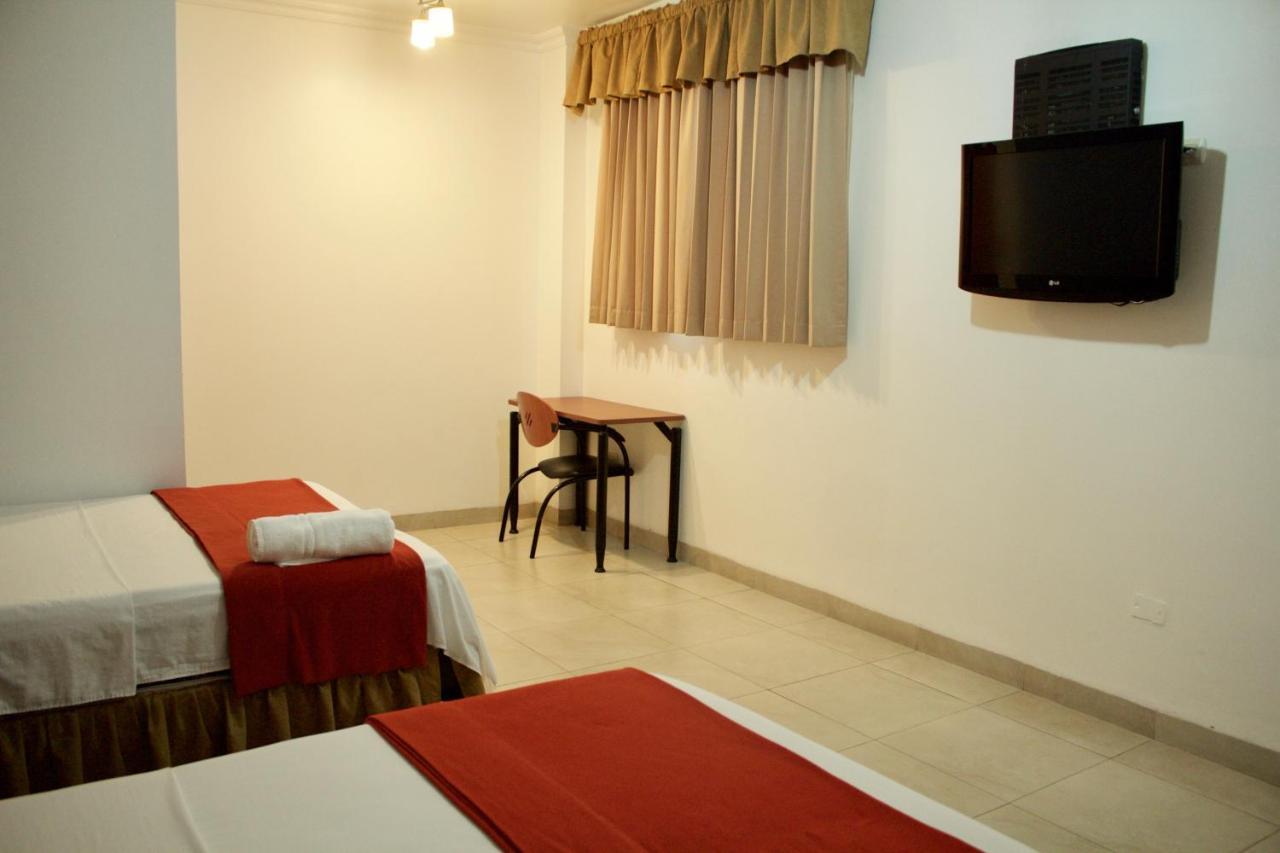 Hoteles En Guayaquil - Suites Guayaquil Cerca Del Aeropuerto Zewnętrze zdjęcie