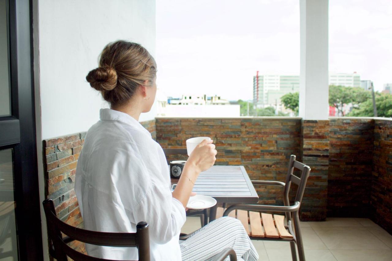 Hoteles En Guayaquil - Suites Guayaquil Cerca Del Aeropuerto Zewnętrze zdjęcie