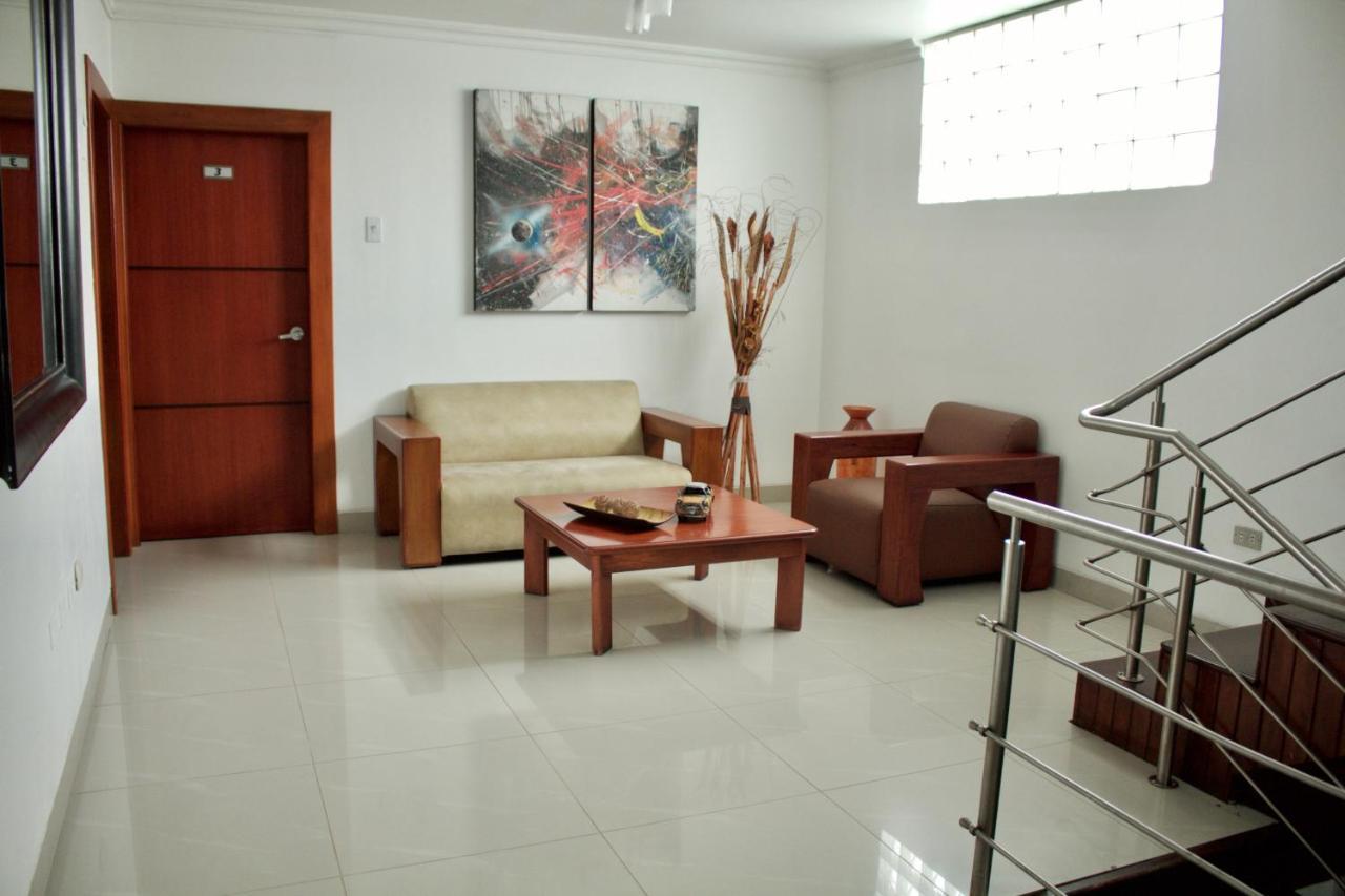Hoteles En Guayaquil - Suites Guayaquil Cerca Del Aeropuerto Zewnętrze zdjęcie